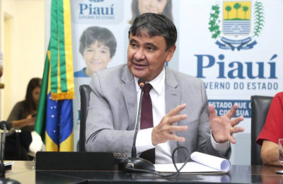 Governador assina contratos da PPP das miniusinas de energia solar